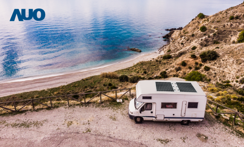 「可撓輕量化太陽光電板SunCurva」使用輕量特殊耐候型複合板取代傳統太陽能板的玻璃前板，不僅降低70%重量，每米平方僅3Kg；具有抗衝擊性能及通過電磁相容性測試，可應用於交通運輸工具，如露營車、遊艇等